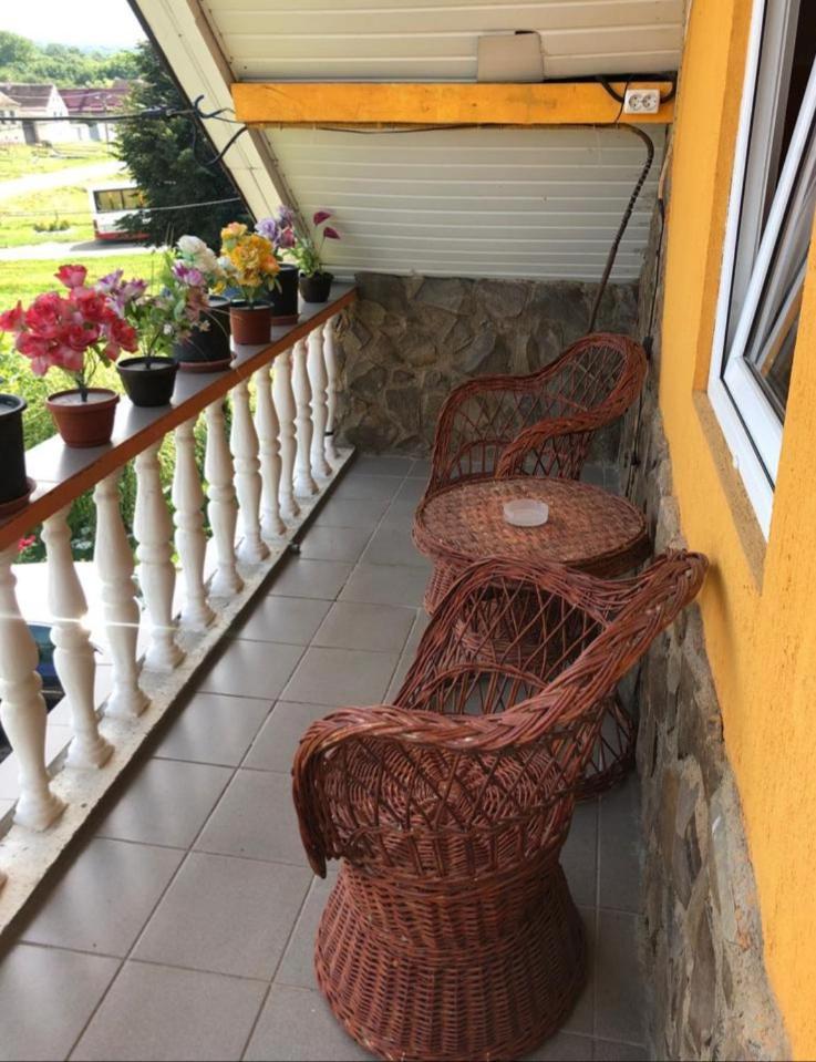 Apartamento Casa Florilor Barcut Habitación foto